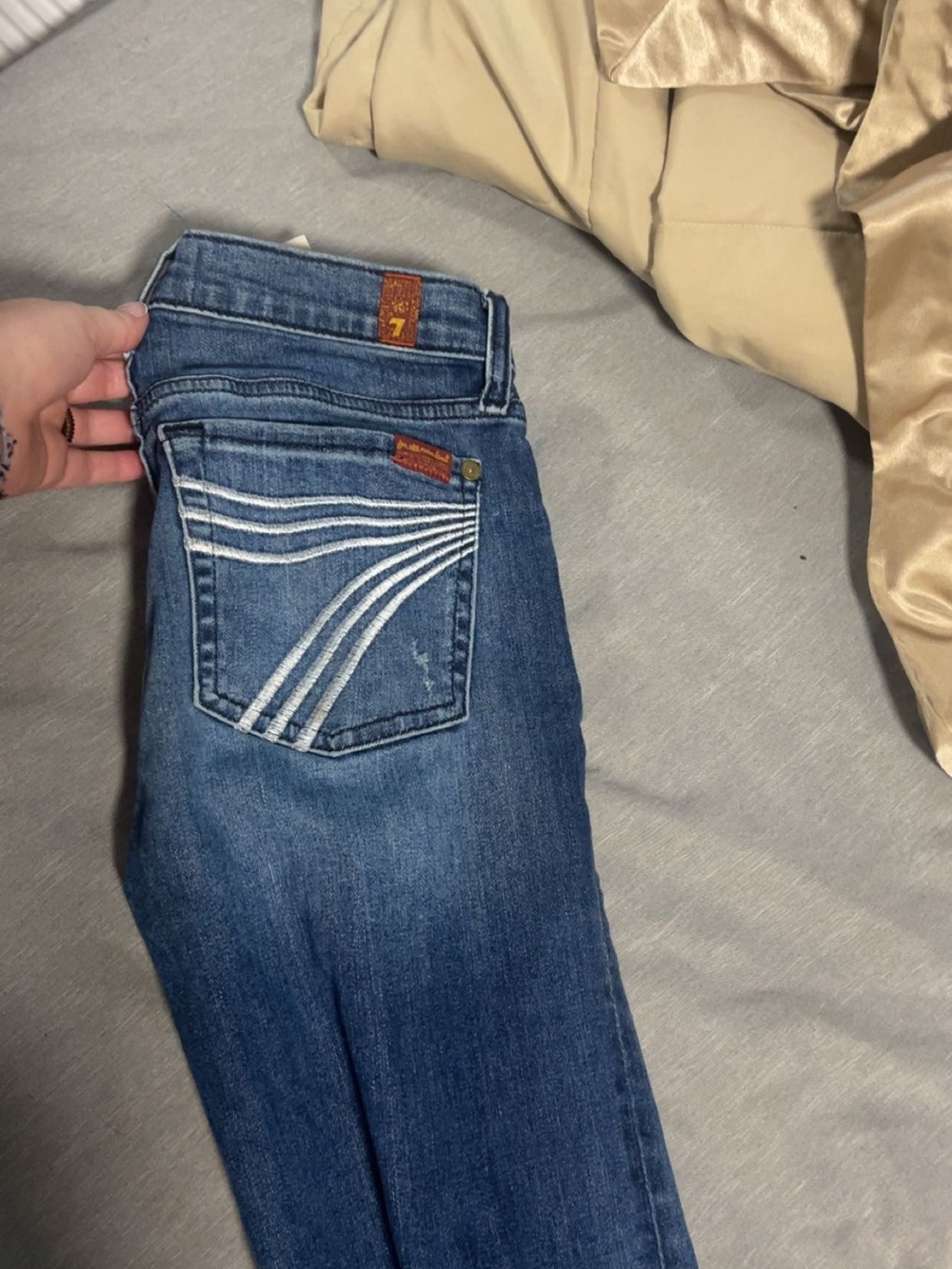 7 For All Mankind Women’s Medium Blue Straight Leg Jeans